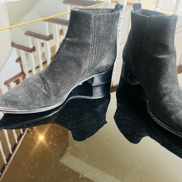 Marc Fisher Black Ankle suede Booties with Pointed Toe - Picture 2 of 6